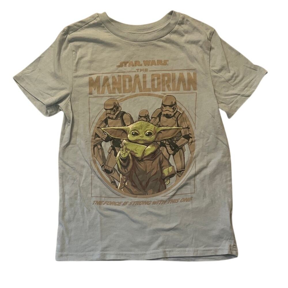 STAR WARS THE MANDALORIAN The Force Is Strong With This One T-Shirt Kids Size L